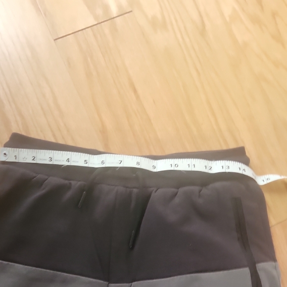 Men's Gray Athletic Shorts Medium - Picture 9 of 17